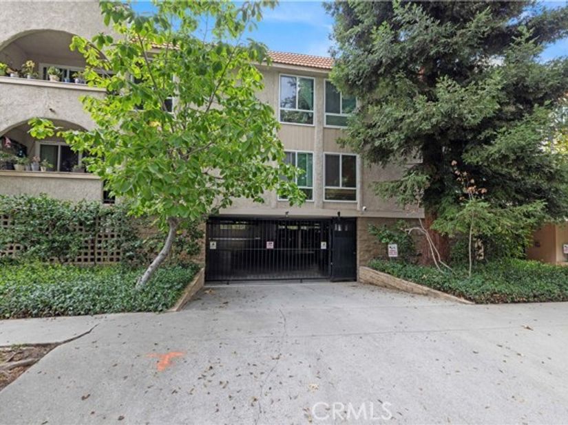 14539 Benefit 205, Sherman Oaks CA 91403