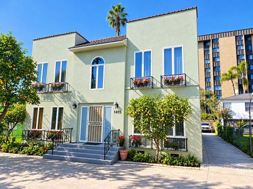 1415 N Mariposa, Los Angeles CA 90027