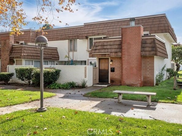 22238 James Alan 4, Chatsworth (los Angeles) CA 91311