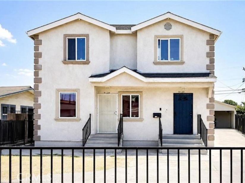9128 Menlo, Los Angeles CA 90044