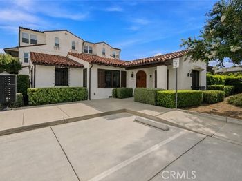 438 W Duarte