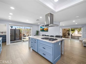 2750 San Carlos