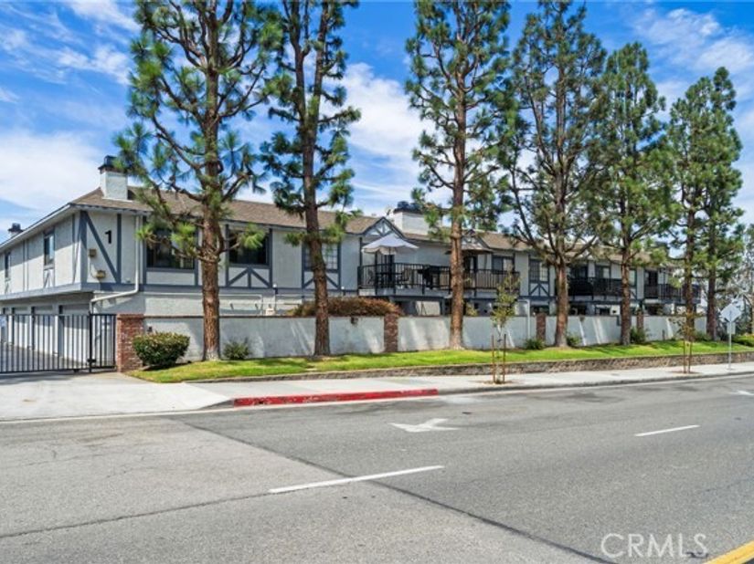 2599 Walnut Avenue 209, Signal Hill CA 90755