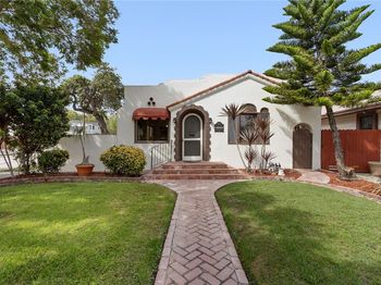3601 Cerritos