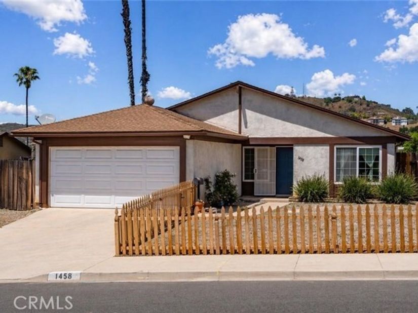 1458 Kent, Escondido CA 92027