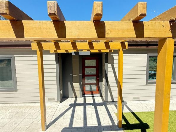 221 El Toyonal Street, Orinda CA 94563