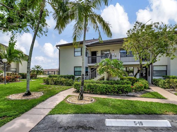 7618 Tahiti Lane 201, Lake Worth FL 33467