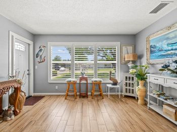 7376 W Oakridge Circle