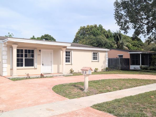 541 N 68th Way, Hollywood FL 33024