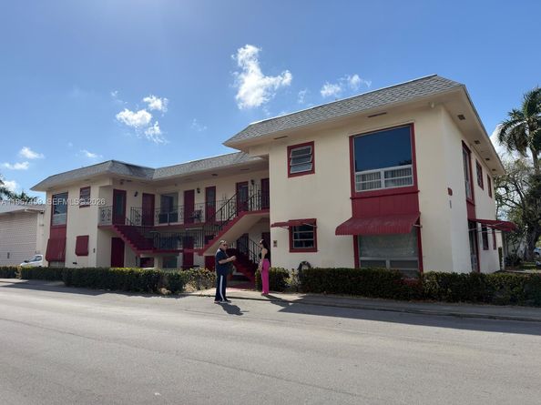 1120 NE 10th Street 5, Hallandale Beach FL 33009