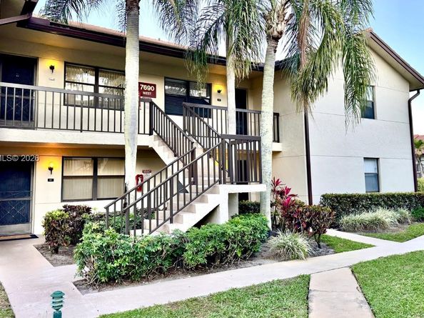 7690 Tahiti Lane 202, Lake Worth FL 33467