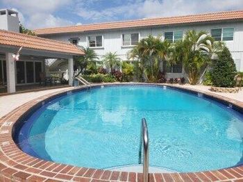 659 W Oakland Park Boulevard