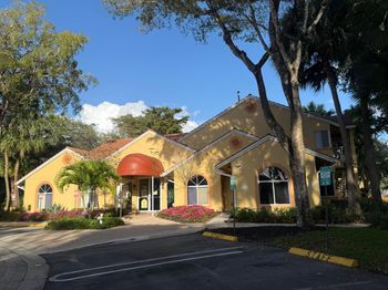 902 Coral Club Drive