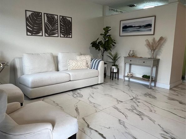 900 SW 10th Ter S20, Hallandale Beach FL 33009