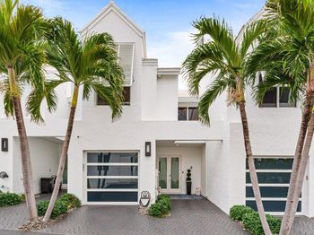 2115 S Ocean Boulevard