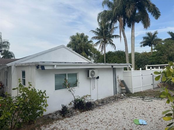 3918 Serubi Avenue, Palm Springs FL 33461