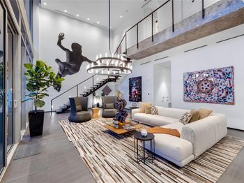 250 NW 24th Street
