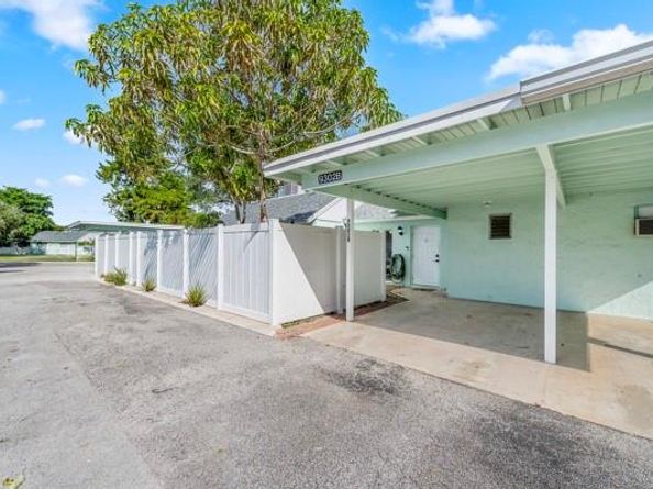 9302 SW 5th St B, Boca Raton FL 33428