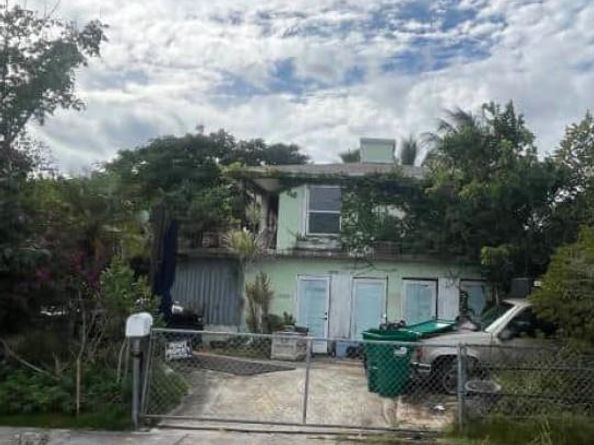 15730 SW 102nd Ct, Miami FL 33157