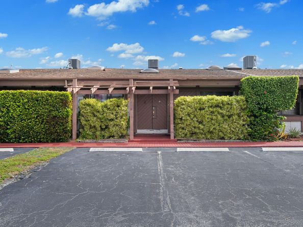 2679 S Parkview Dr 2679, Hallandale Beach FL 33009