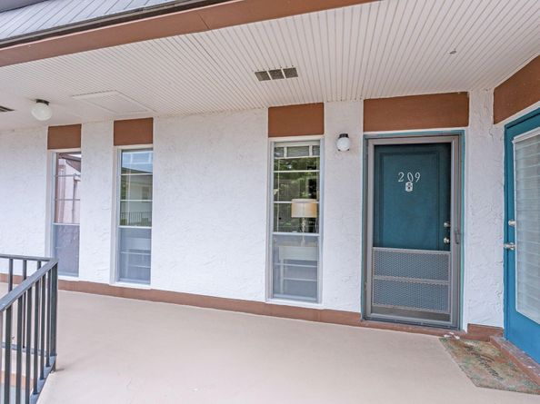 3 Greenway Village North N 209, Royal Palm Beach FL 33411