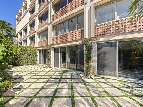 369 S Lake Drive 1d, Palm Beach FL 33480