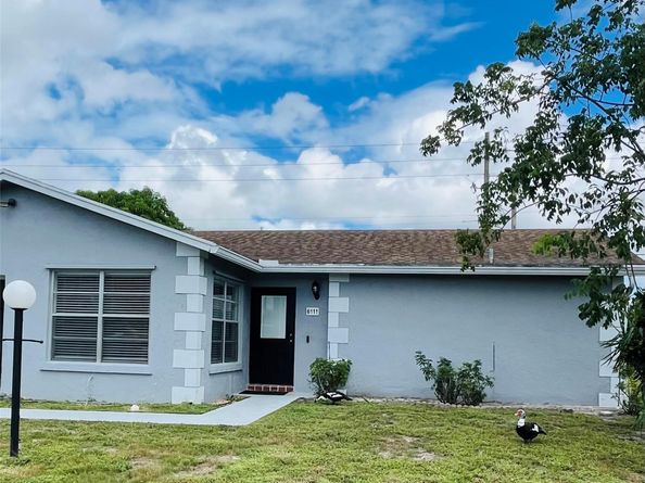 6111 Rainbow Circle, Greenacres FL 33463
