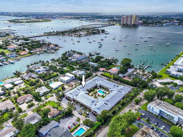 1100 Surf Road 214, Singer Island FL 33404