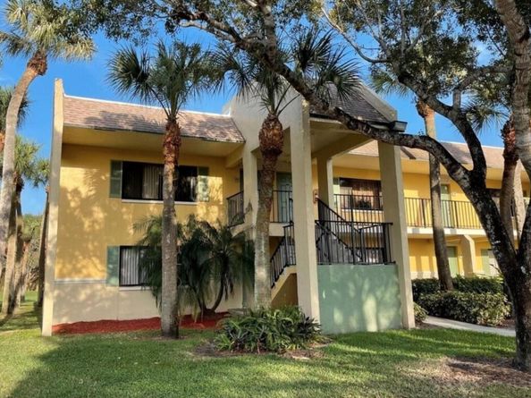 901 Meadows Circle 901, Boynton Beach FL 33436