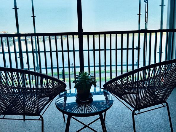 112 Lake Emerald 206, Oakland Park FL 33309