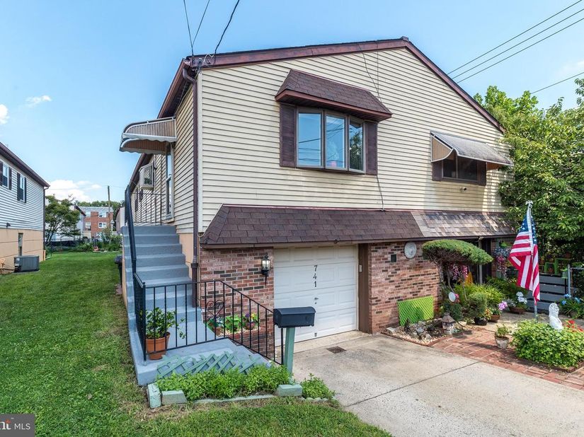741 Brighton Street, Philadelphia PA 19111