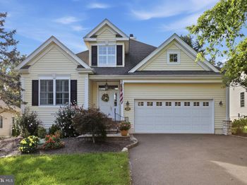 105 Silvertail Lane