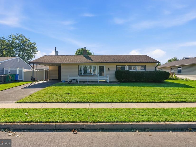 28 Orchard Lane, Levittown PA 19055