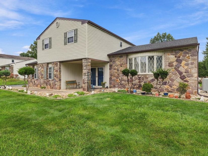 55 Nancy Drive, Richboro PA 18954