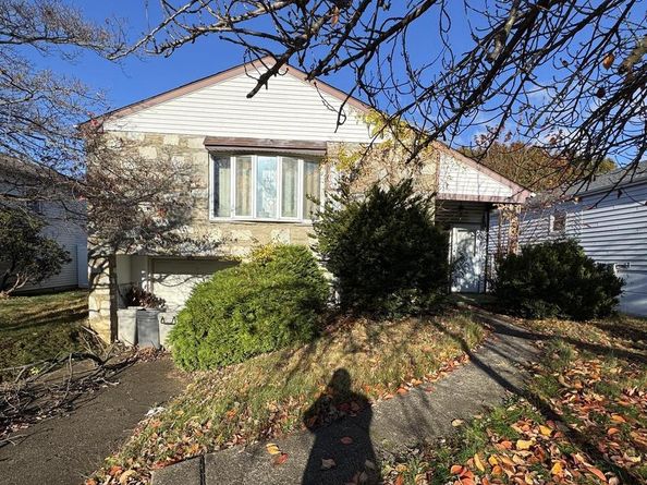 8870 Alton Street, Philadelphia PA 19115