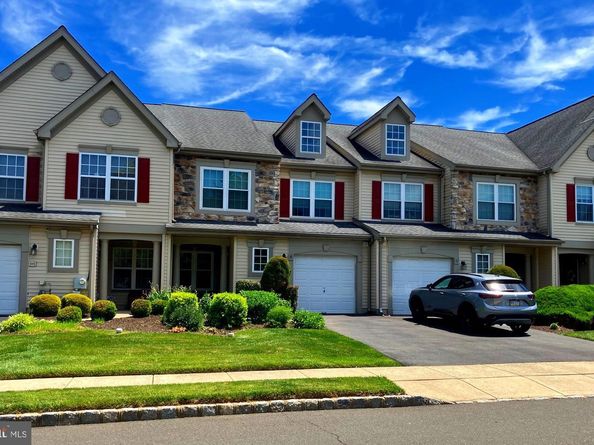 204 Carrington Court, Warwick PA 18974