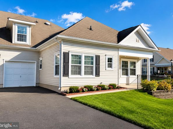 52 Avenrowe Court, Fairless Hills PA 19030