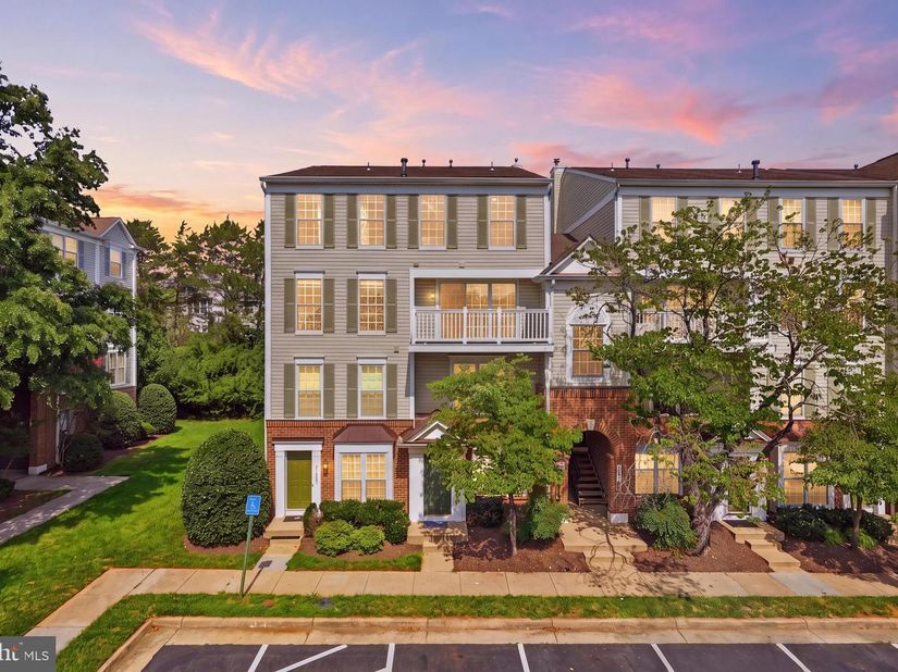 21833 Baldwin Square 300, Sterling VA 20164