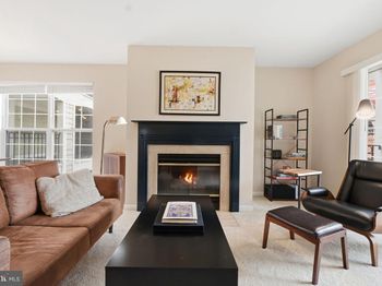 1100 Quaker Hill Drive