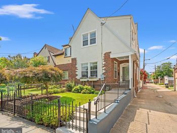 1809 Otis Street NE