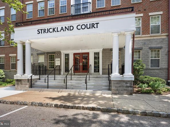 500 Admirals Way 106, Philadelphia PA 19146