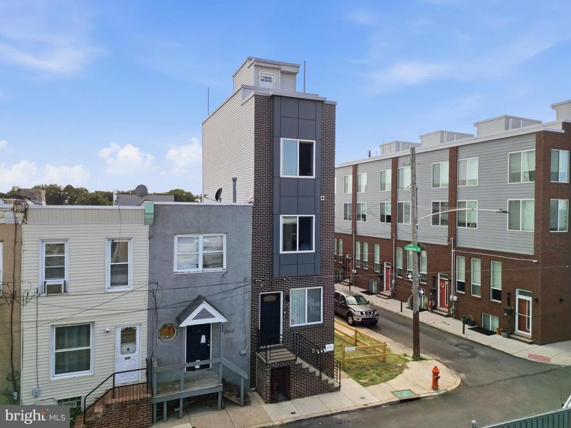 2562 E Auburn Street, Philadelphia PA 19134