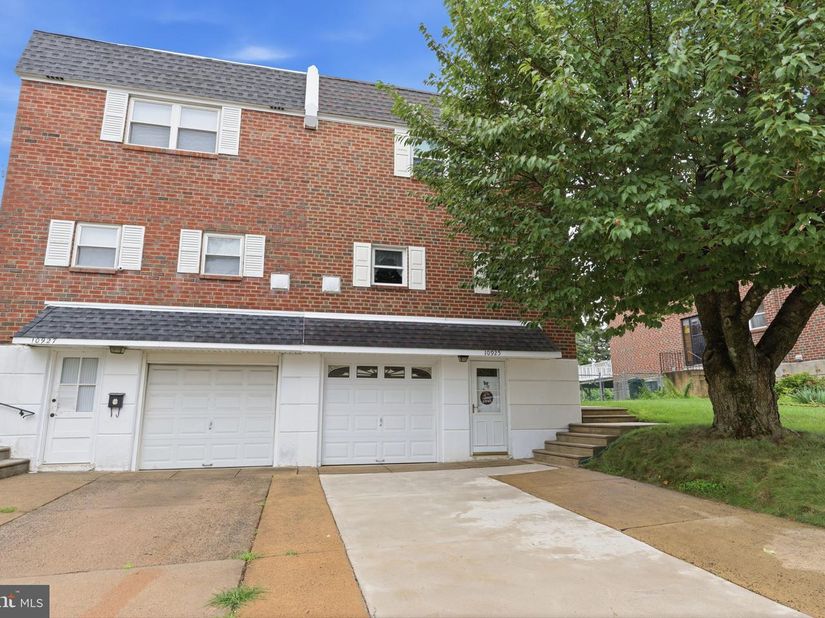 10925 Lockart Road, Philadelphia PA 19116