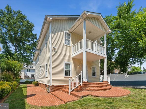 2034 S Shirlington Road, Arlington VA 22204