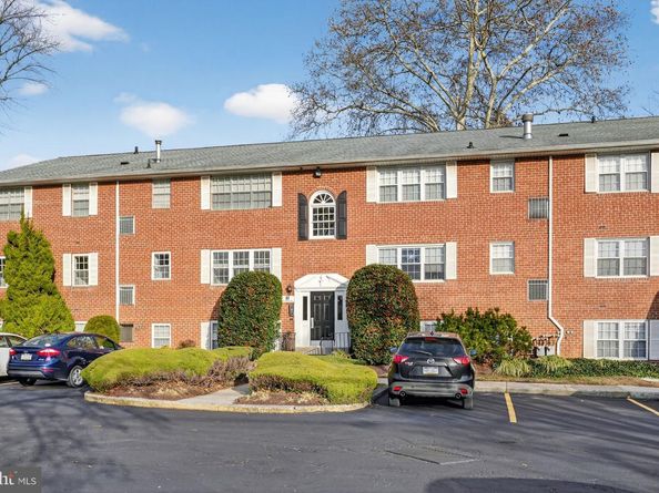 800 South Avenue B4, Secane PA 19018