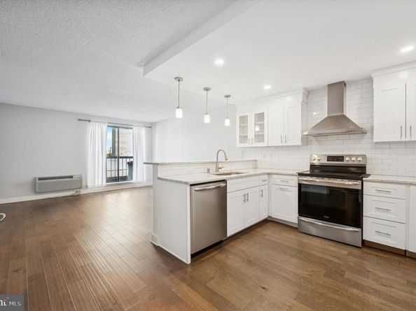 200 Lombard Street 739, Philadelphia PA 19147