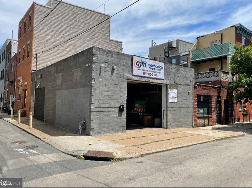 203 Moore Street, Philadelphia PA 19148