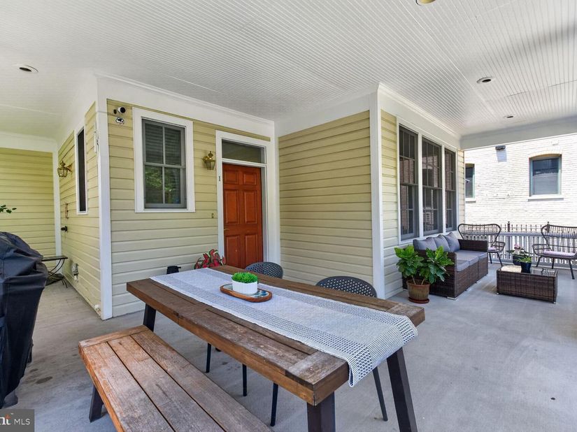 3350 17TH Street NW 1, Washington DC 20010
