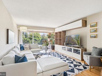 1300 Army Navy Drive