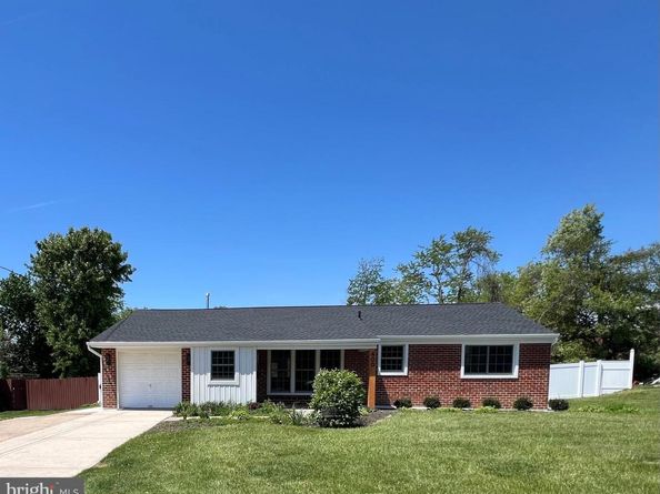 400 Deb Lane, Warminster PA 18974